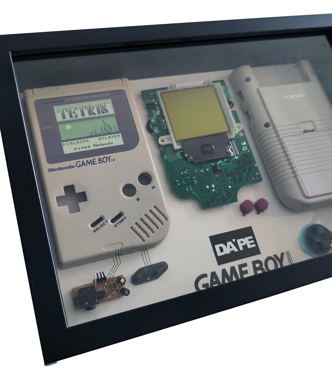 Game Boy Tribute – Zerlegtes Kunstwerk mit funktionierendem Game Boy (1993) - DAPE - ART - SHOP
